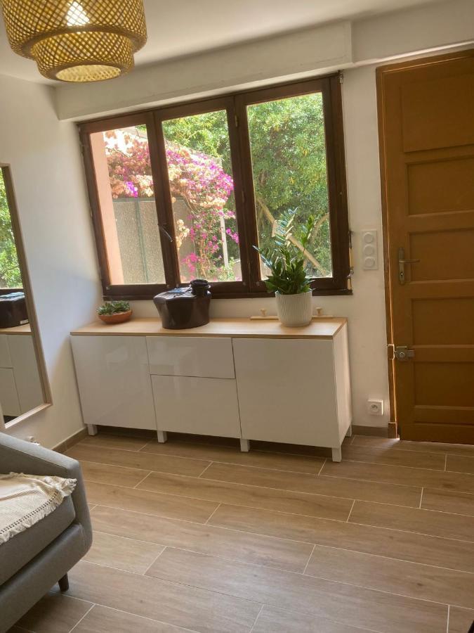 Charmant Studio Lavandou - 500M Plage Le Lavandou Εξωτερικό φωτογραφία